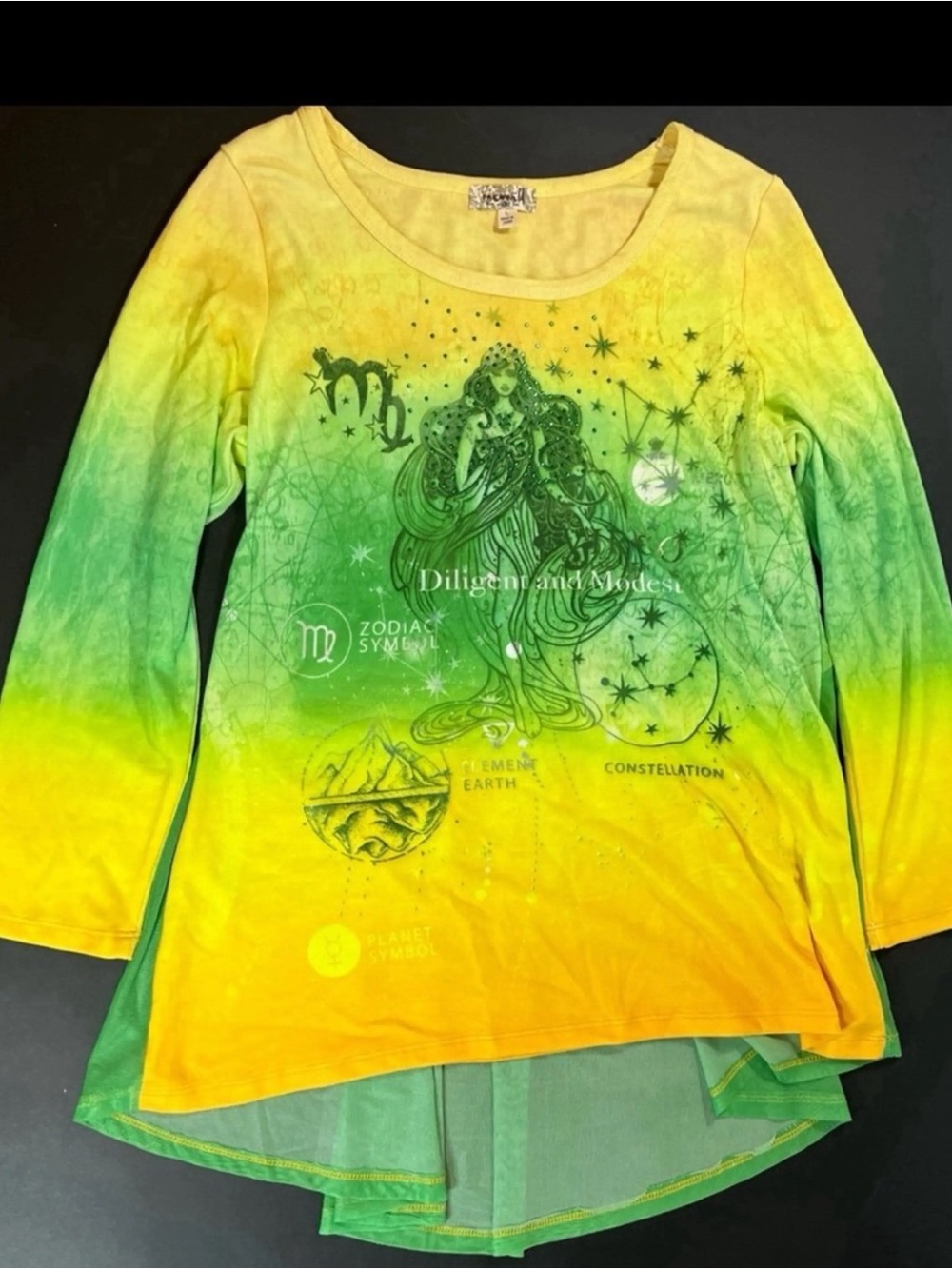 One world Zodiac Graphic Top